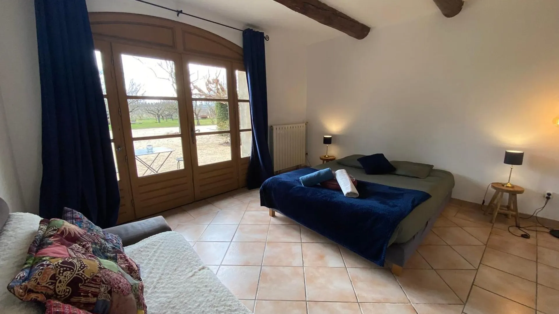 30M2 Suite In 18Th-Century Provencal Farmhouse Althen-des-Paluds Дом отдыха