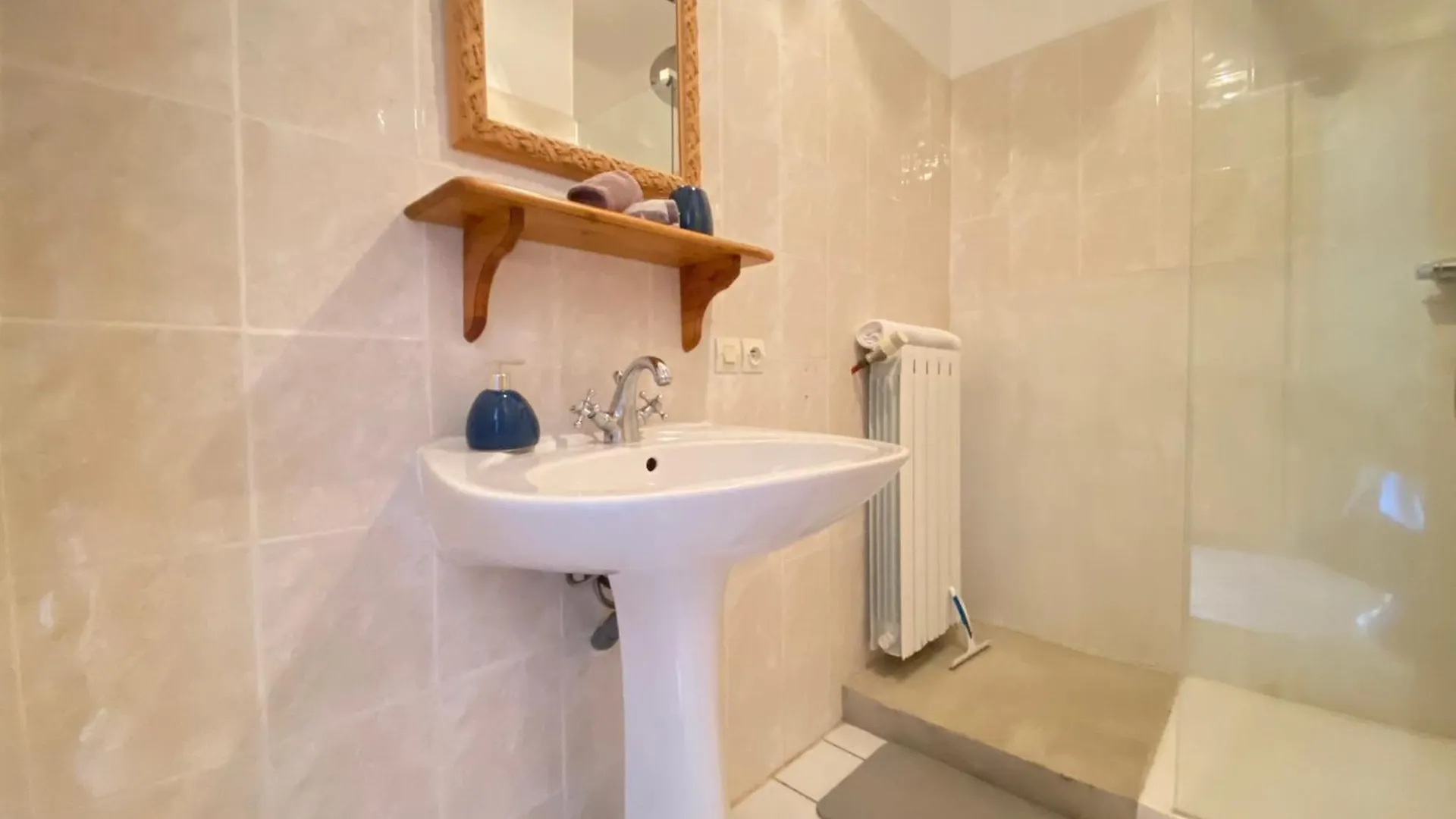 Дом отдыха 30M2 Suite In 18Th-Century Provencal Farmhouse Althen-des-Paluds